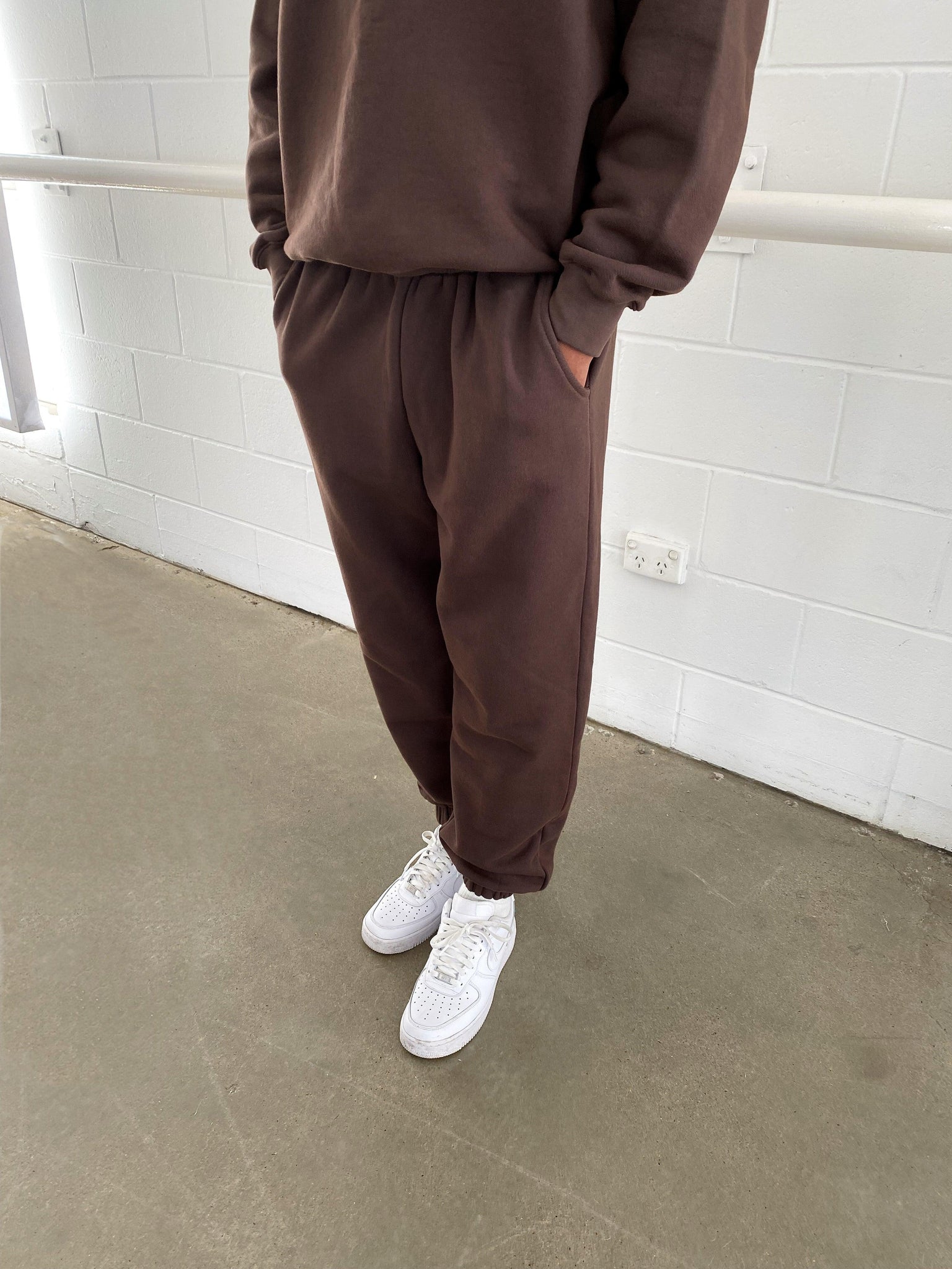 SWEATPANTS - BROWN