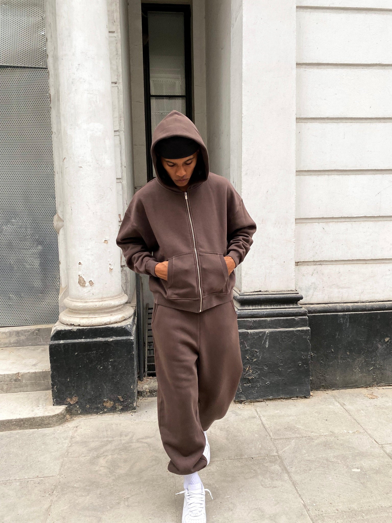 COZY ZIP UP - BROWN